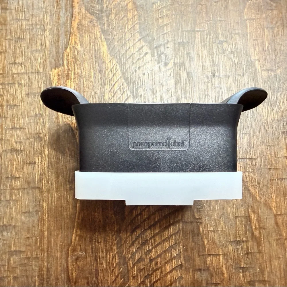 Pre-Owned Pampered Chef’s Quick Slice With Protective Cover
